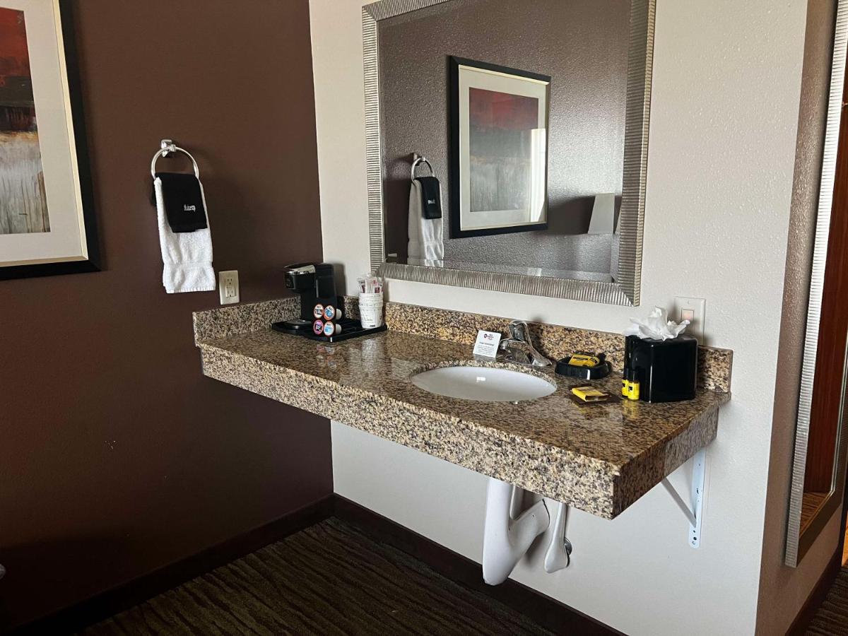 Room #117073955 at Best Western Plus Landmark Hotel