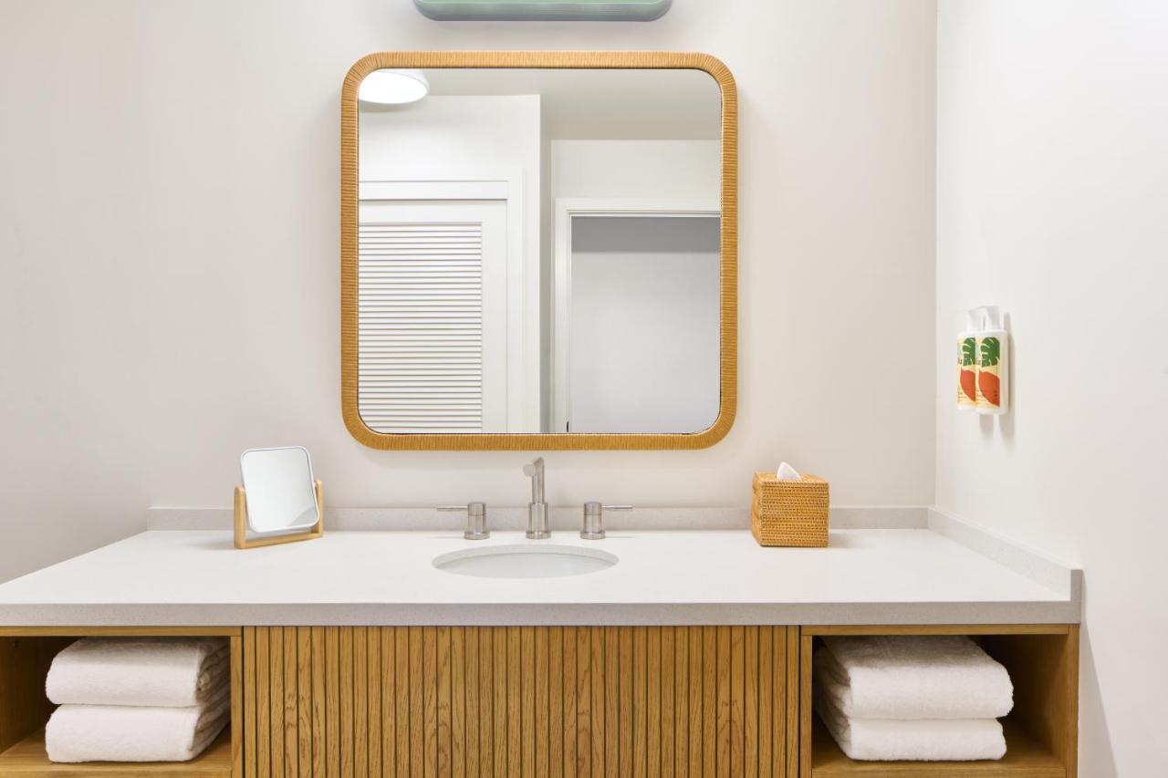 Room #7858154 at Royal Lahaina Resort & Bungalows