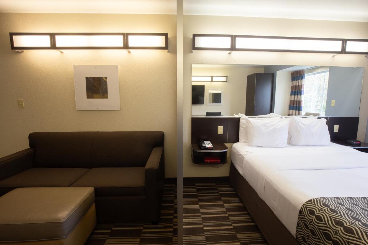 Queen Suite - Non-Smoking at Microtel Inn & Suites by Wyndham Waynesburg