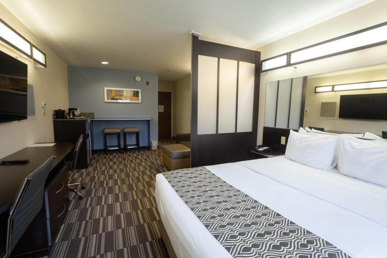 Superior Queen Suite - Disability Access - Non-Smoking at Microtel Inn & Suites by Wyndham Waynesburg