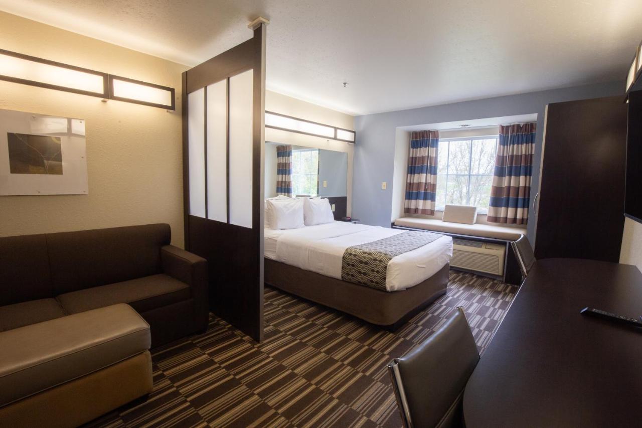 Superior Queen Suite - Disability Access - Non-Smoking at Microtel Inn & Suites by Wyndham Waynesburg