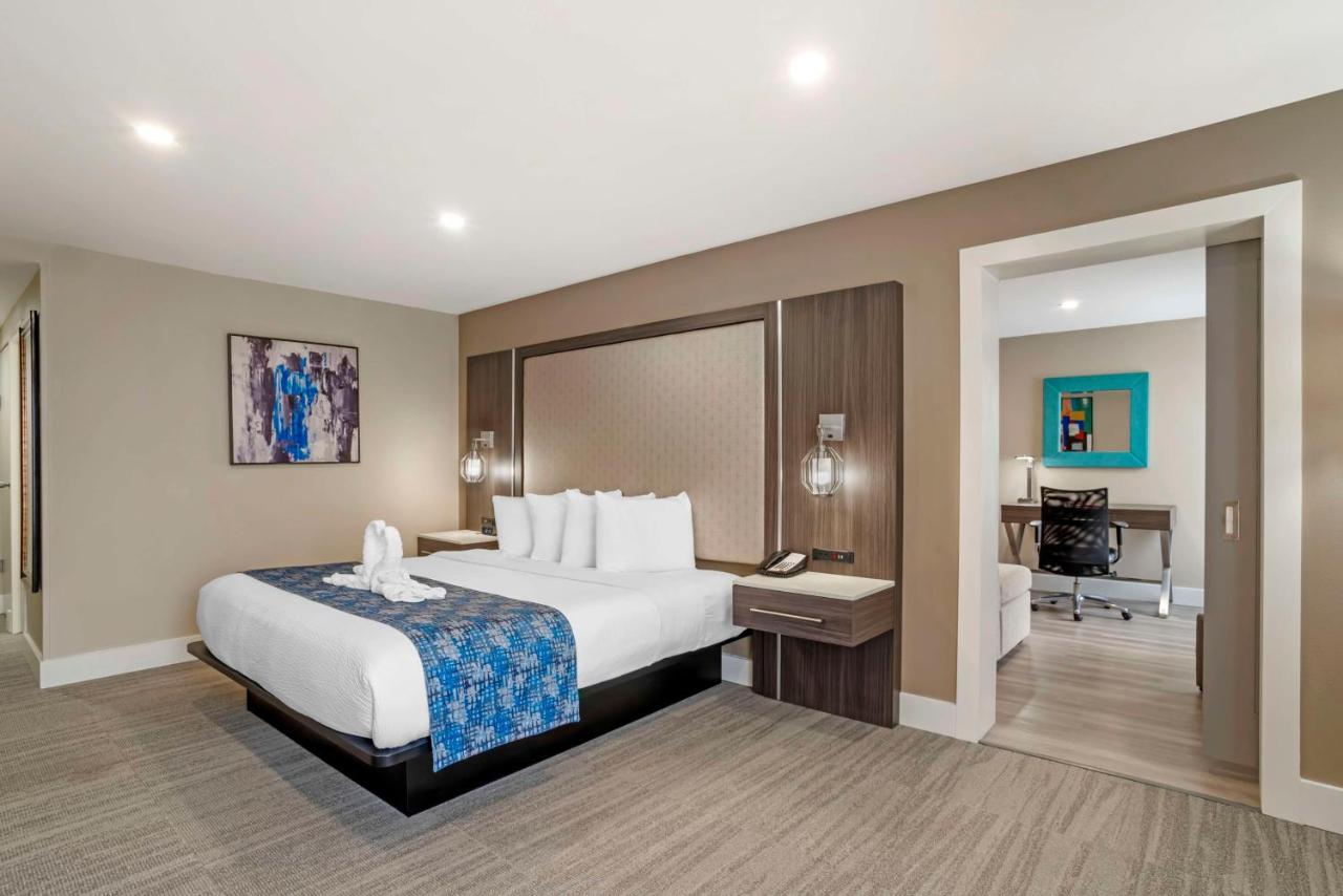 King Suite with Sofa Bed at Best Western Plus Greenville I-385 Inn & Suites