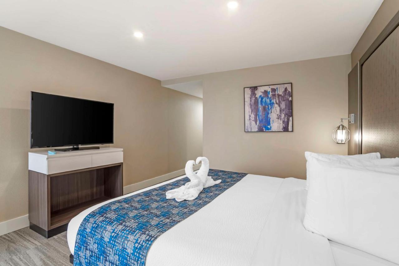 King Suite with Sofa Bed at Best Western Plus Greenville I-385 Inn & Suites