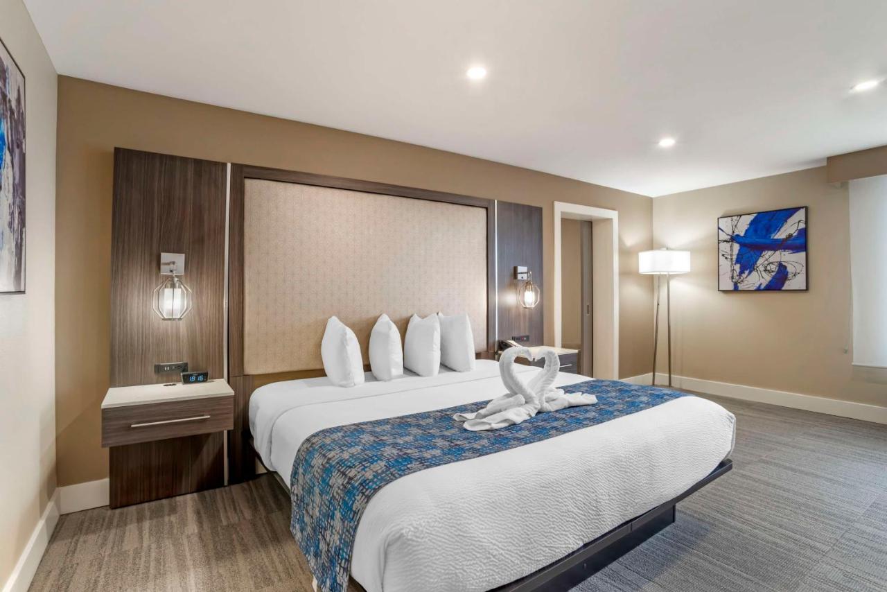 King Suite with Sofa Bed at Best Western Plus Greenville I-385 Inn & Suites