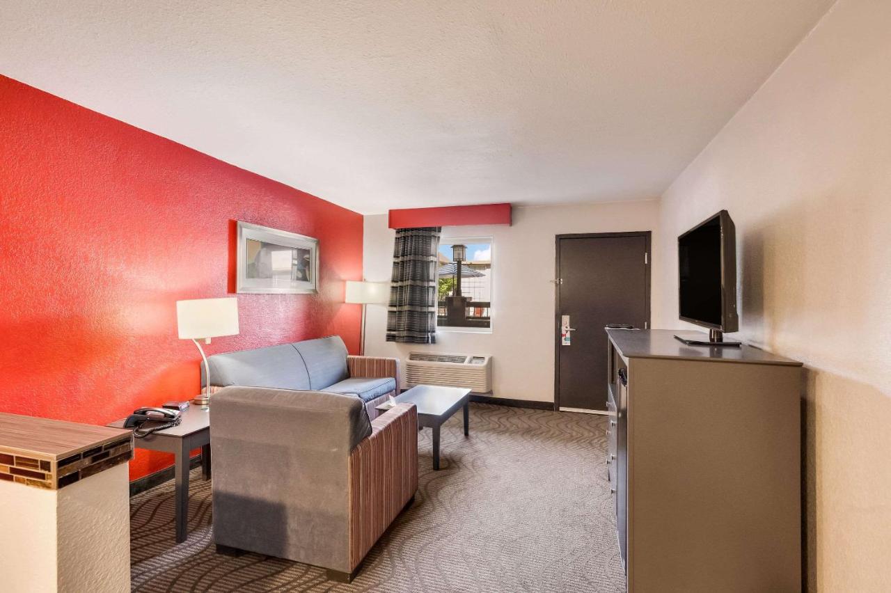Queen Room with Two Queen Beds and Sofa-Bed - Non-Smoking at Clarion Inn & Suites Russellville I-40
