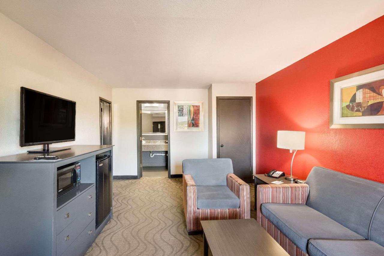 Queen Room with Two Queen Beds and Sofa-Bed - Non-Smoking at Clarion Inn & Suites Russellville I-40