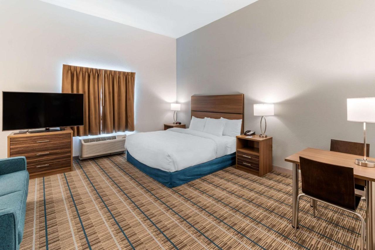 King Suite - Non-Smoking at MainStay Suites Denver International Airport