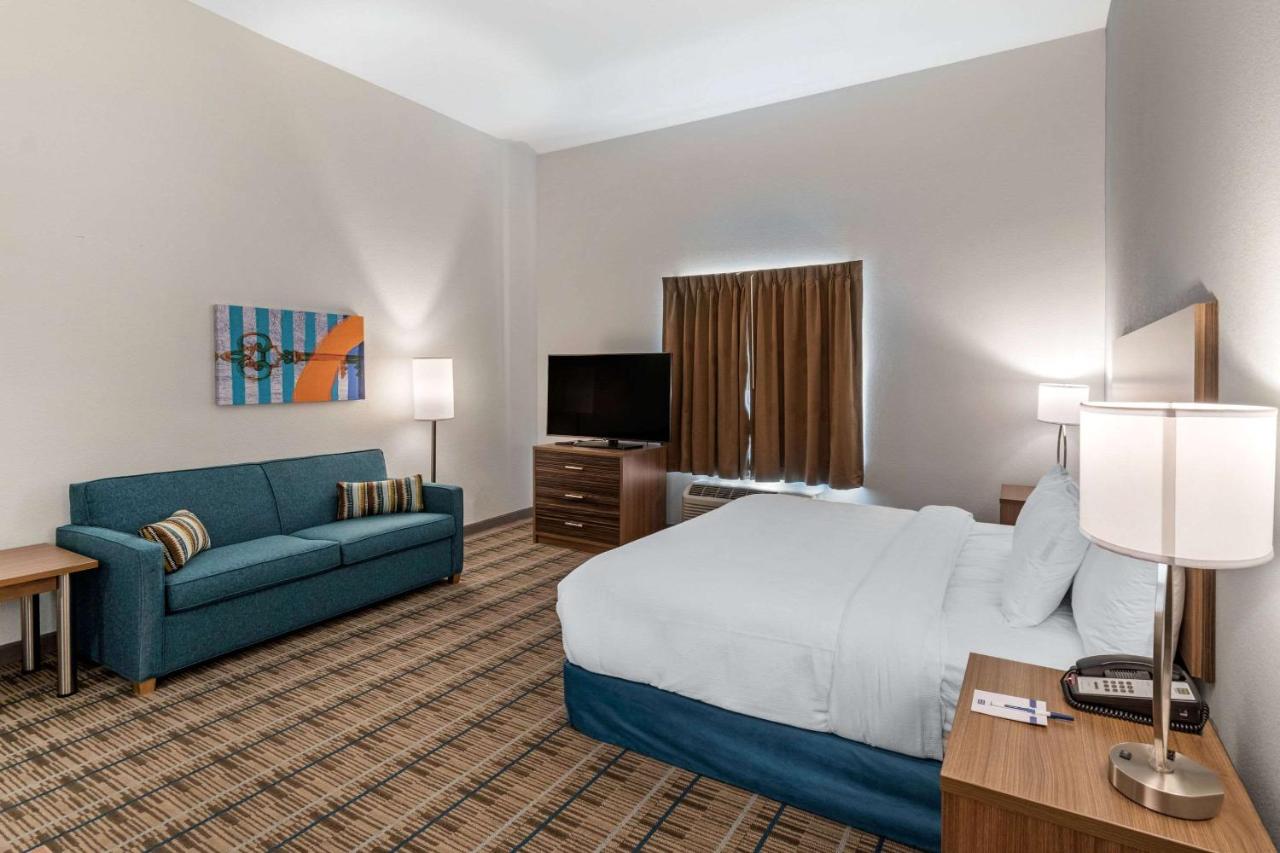 King Suite - Non-Smoking at MainStay Suites Denver International Airport