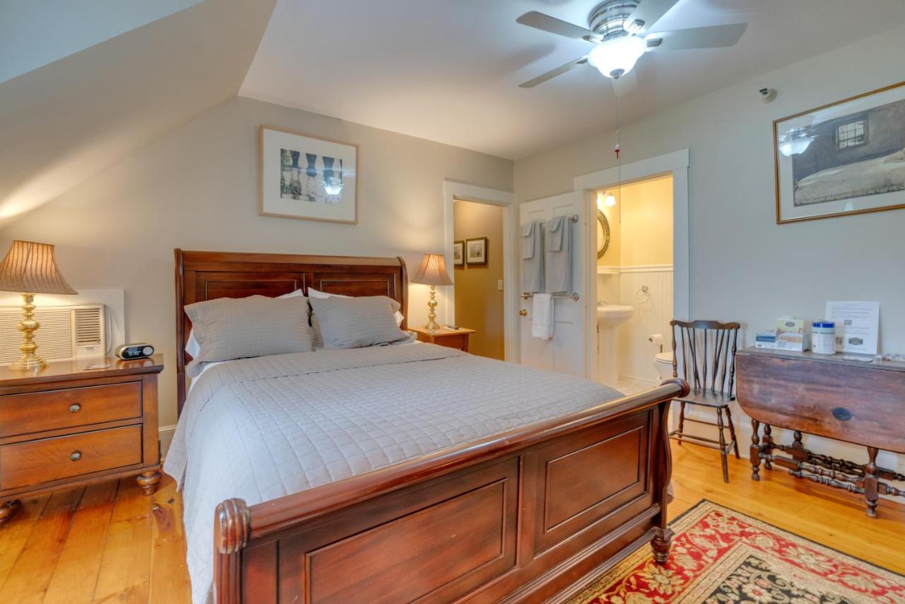 | James Place Inn Bed and Breakfast