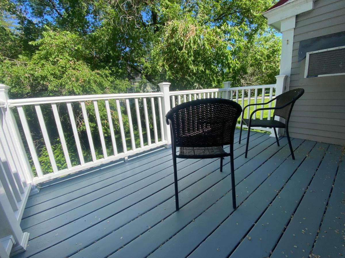 | James Place Inn Bed and Breakfast