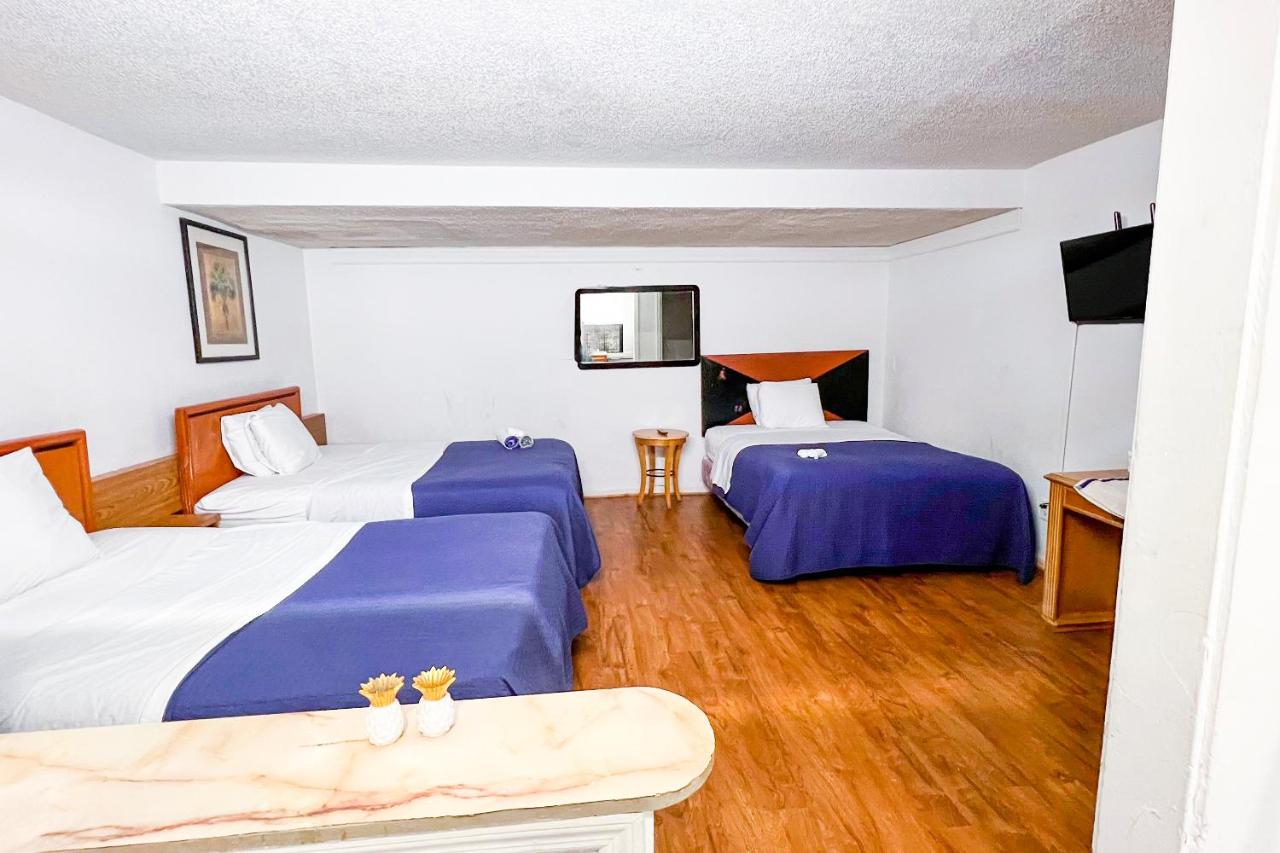 3 Full Bed at Crepe Myrtle by OYO 