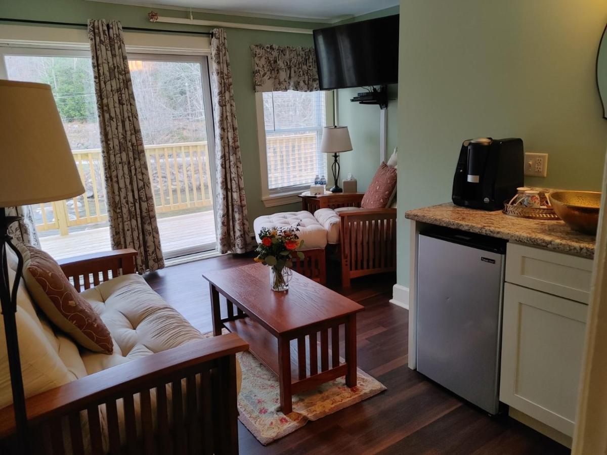 | Inn at Ellis River