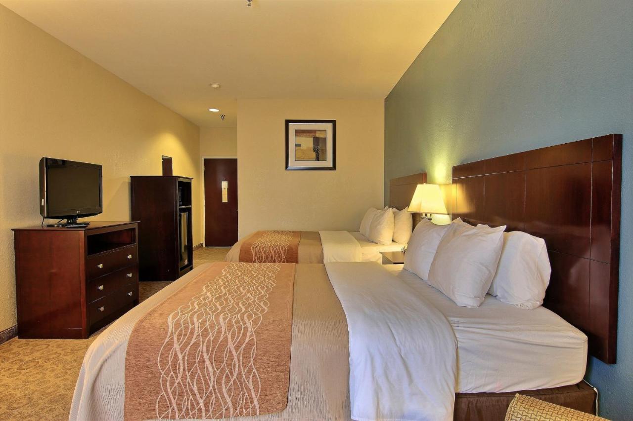 Queen Room with Two Queen Beds - Non-Smoking at Quality Inn Ingleside - Corpus Christi