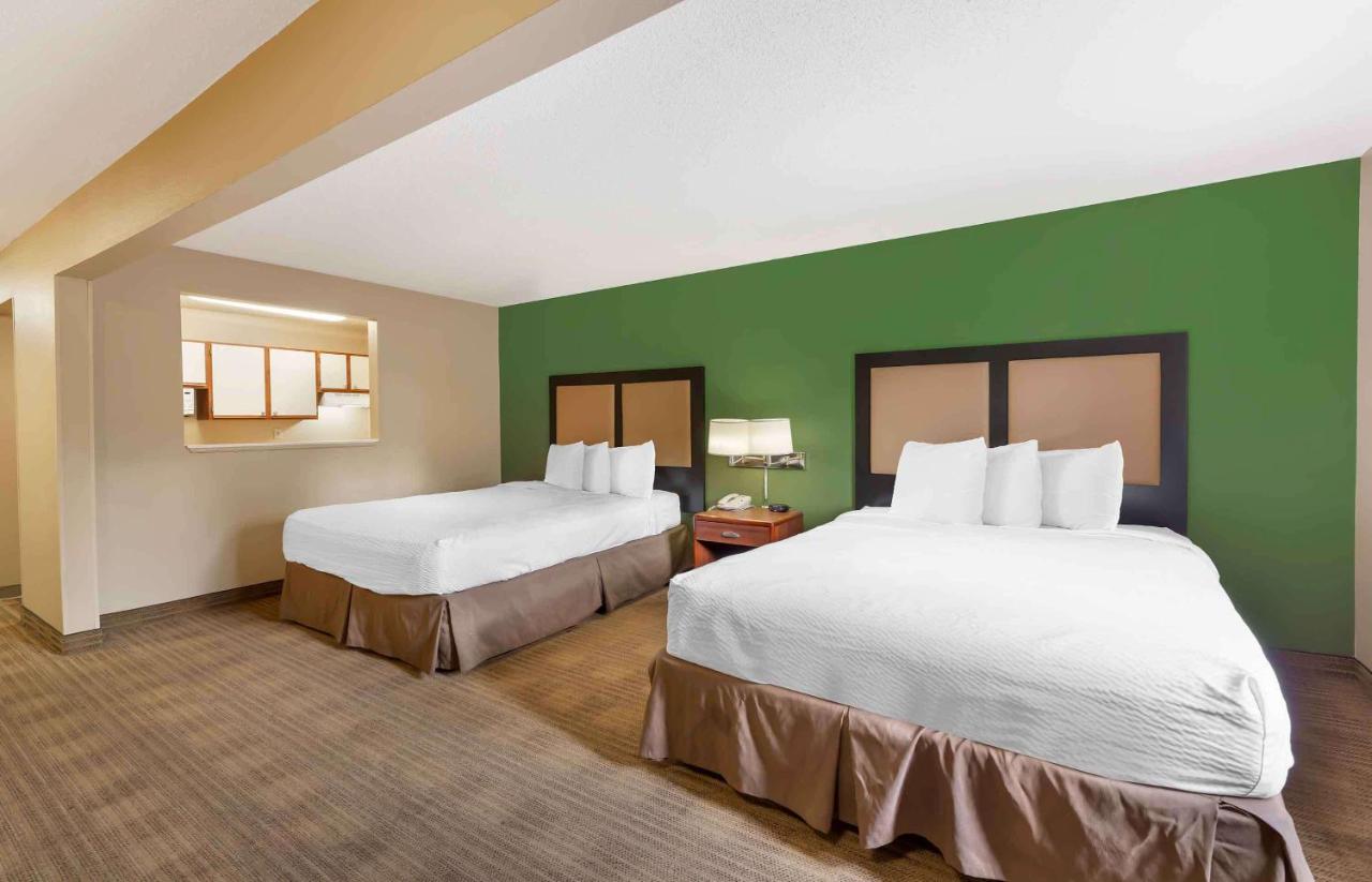 Deluxe Studio with Two Queen Beds - Non-Smoking at Extended Stay America Select Suites Atlanta Kennesaw