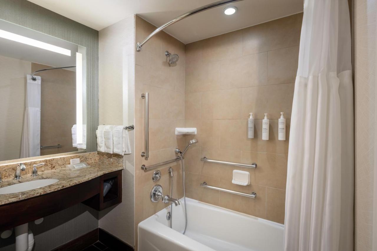  | Hilton Garden Inn Washington DC/Georgetown Area