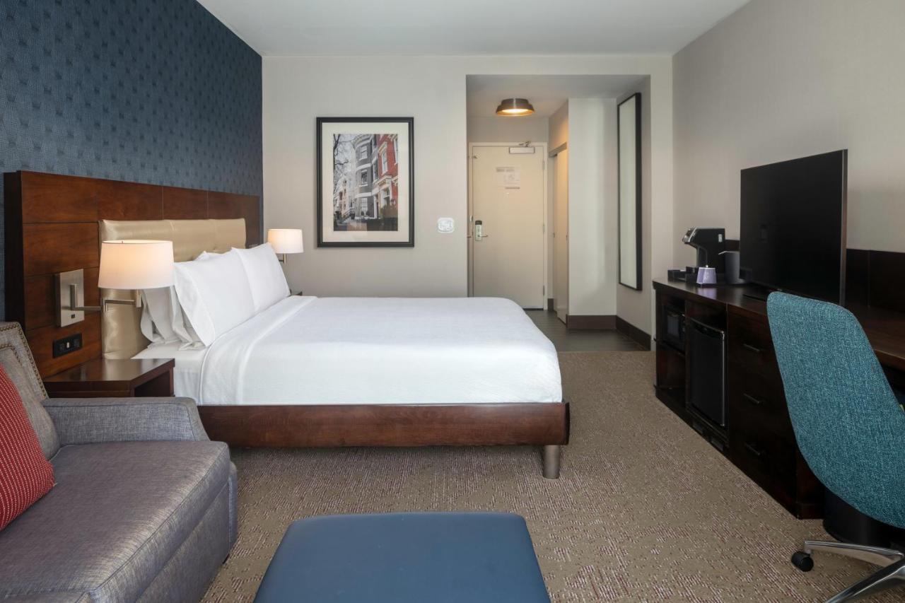 Deluxe King Room - Hearing Accessible at Hilton Garden Inn Washington DC/Georgetown Area