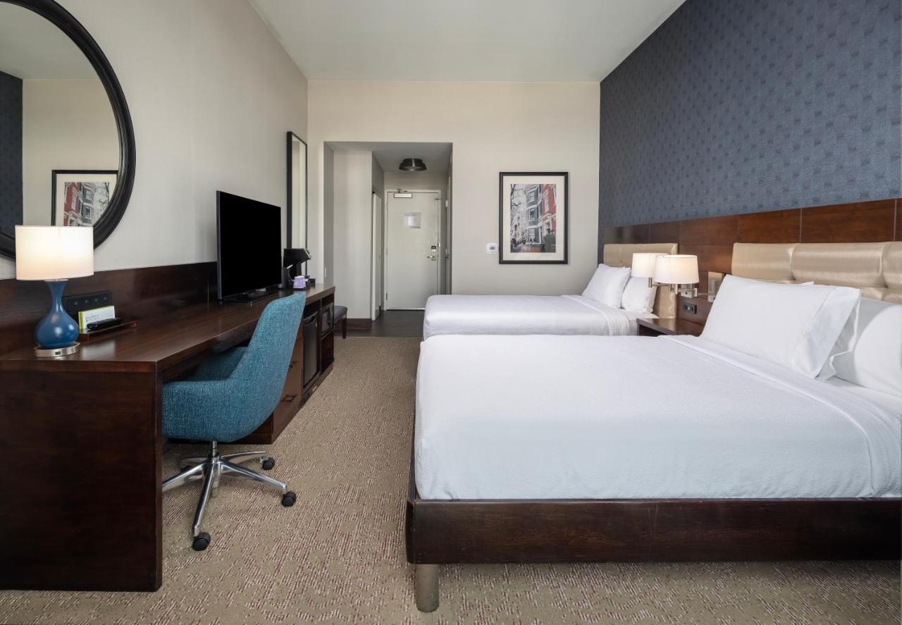 Queen Room with Two Queen Beds - Disability Access at Hilton Garden Inn Washington DC/Georgetown Area