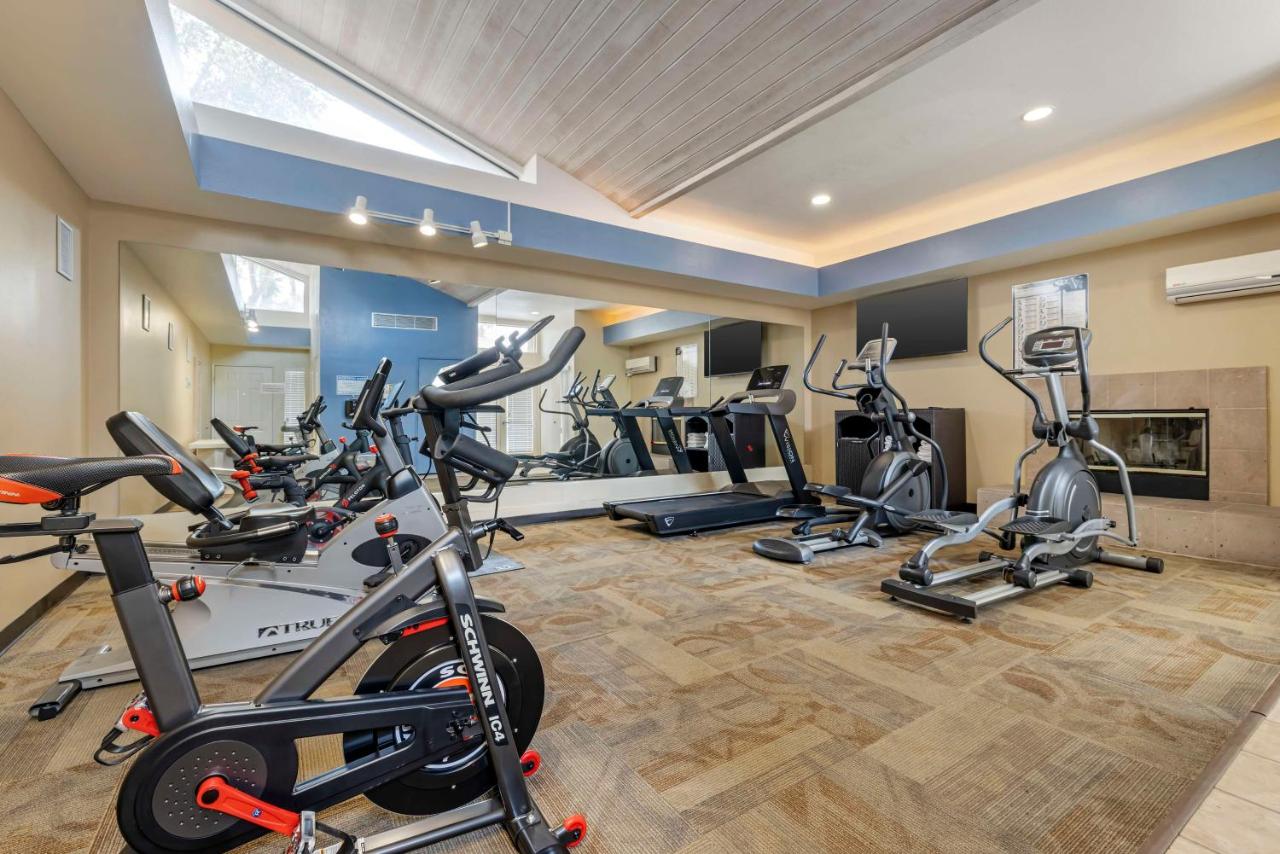 | Best Western Plus Palm Desert Resort