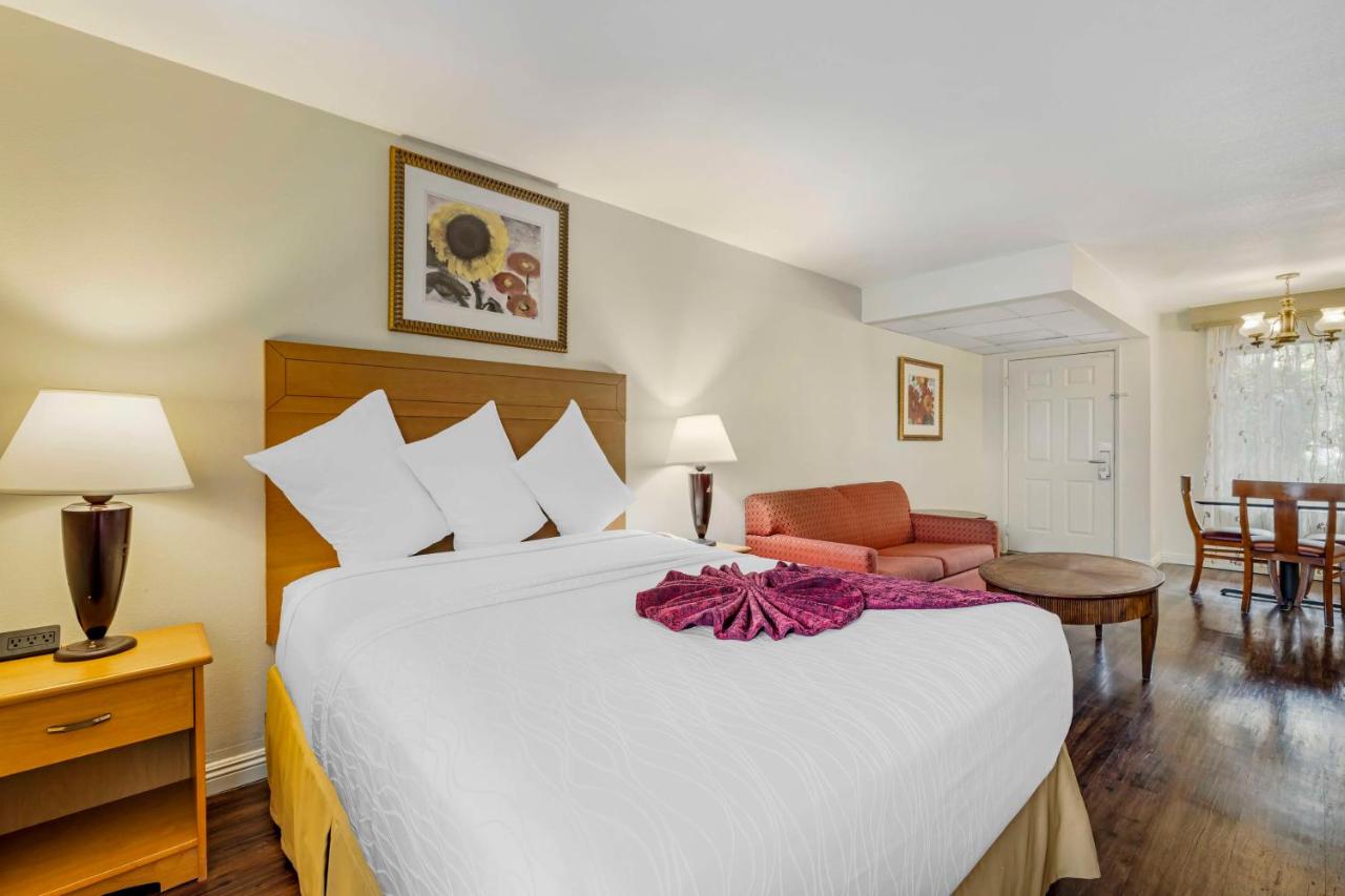 | Best Western Plus Palm Desert Resort