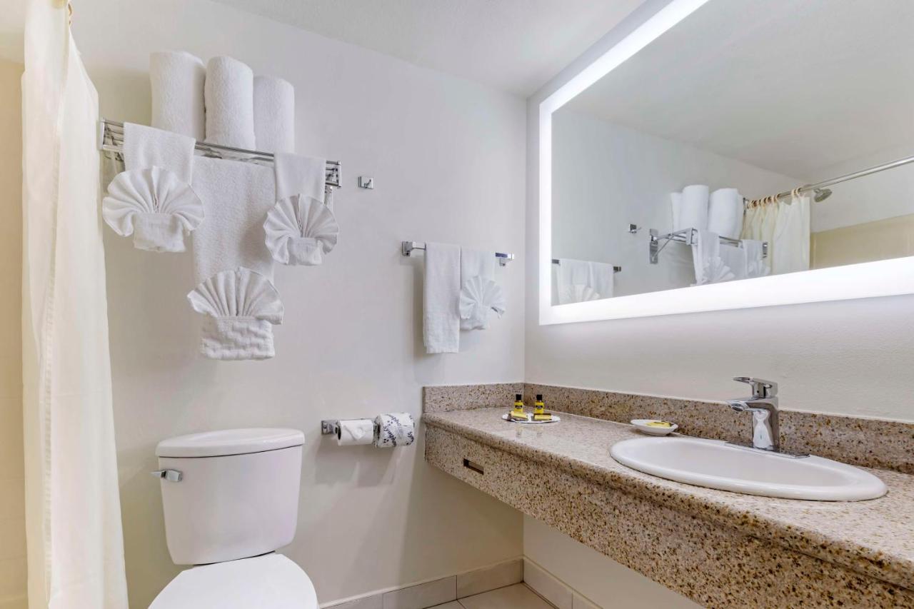 | Best Western Plus Palm Desert Resort
