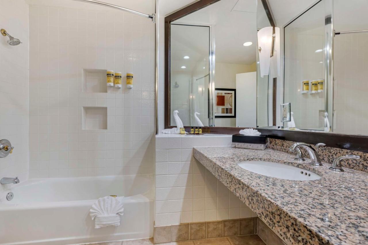 | Best Western Plus Palm Desert Resort