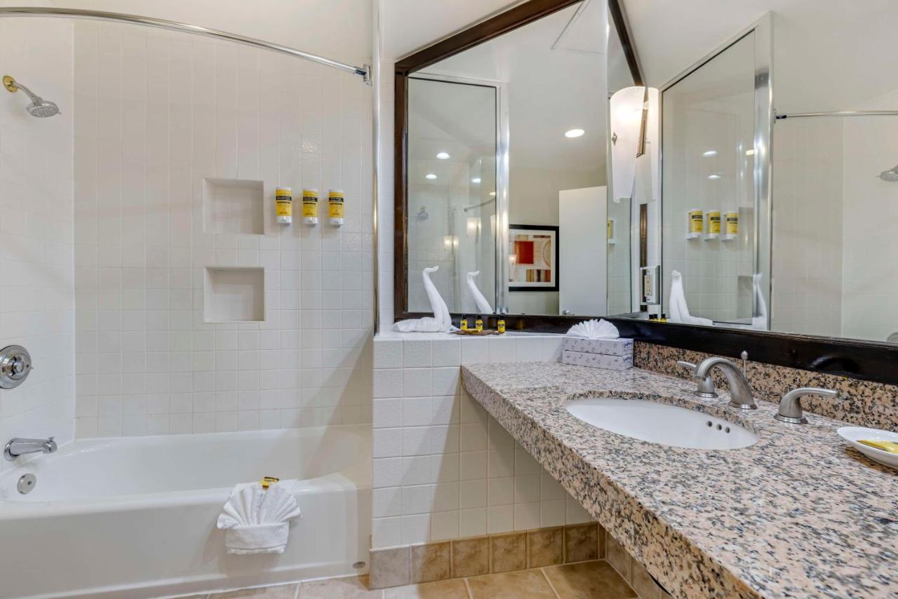 | Best Western Plus Palm Desert Resort
