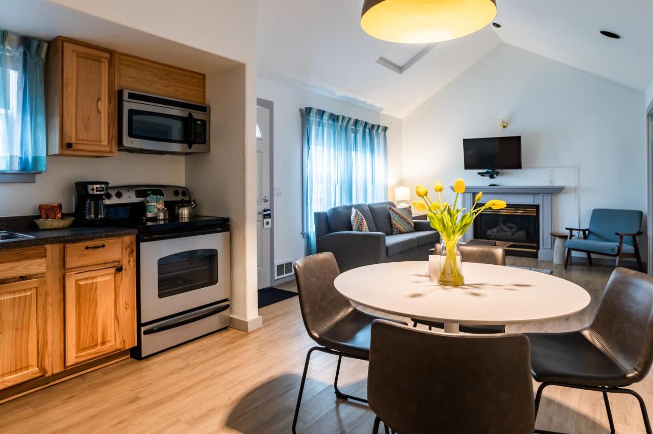 Two-Bedroom Suite with Full Kitchen at Inn at Haystack Rock