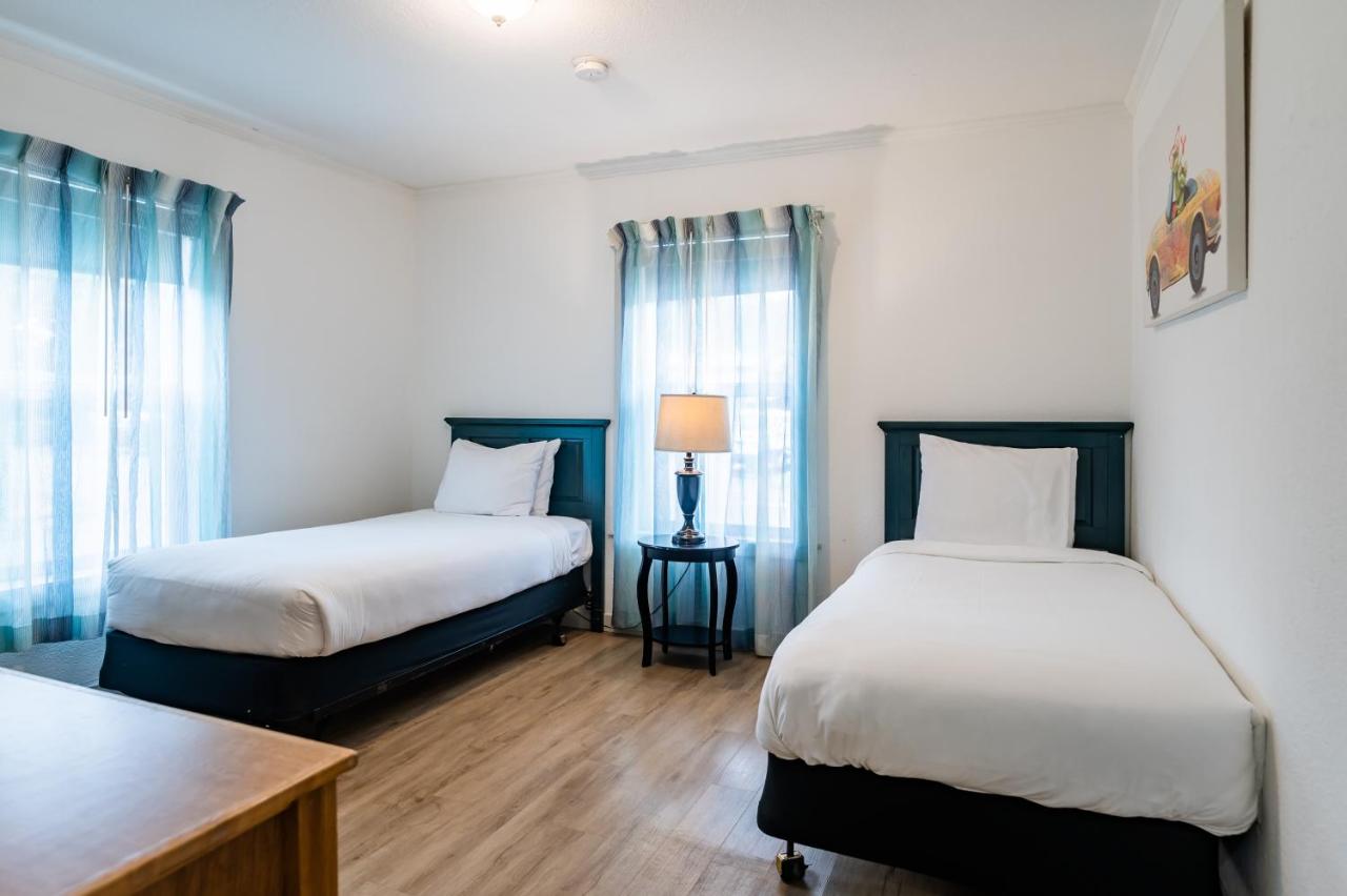 | Inn at Haystack Rock