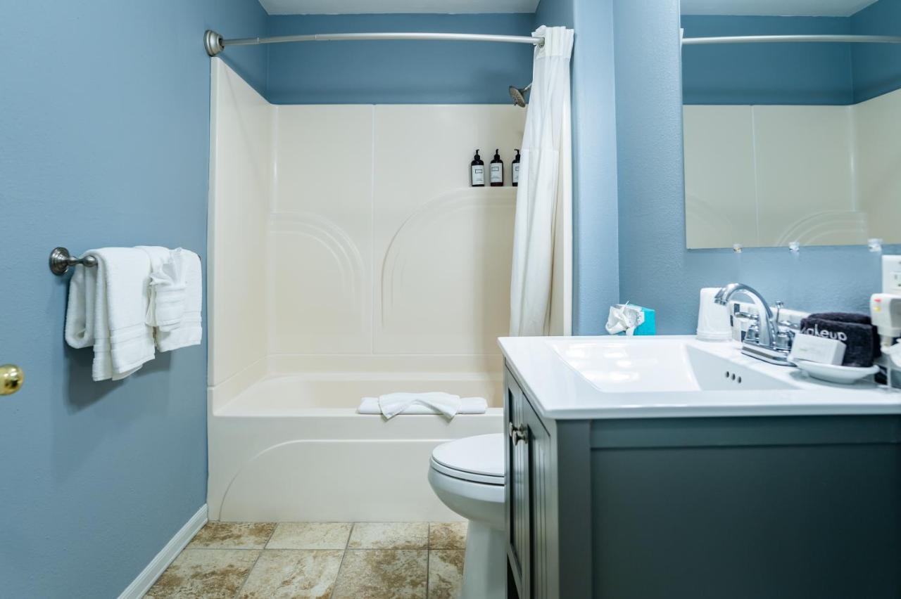 Two-Bedroom Suite with Full Kitchen at Inn at Haystack Rock