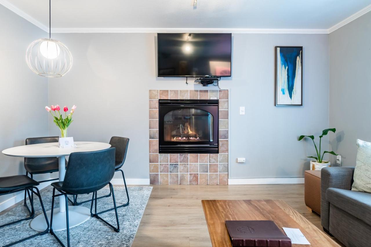 Two-Bedroom Suite with Full Kitchen at Inn at Haystack Rock