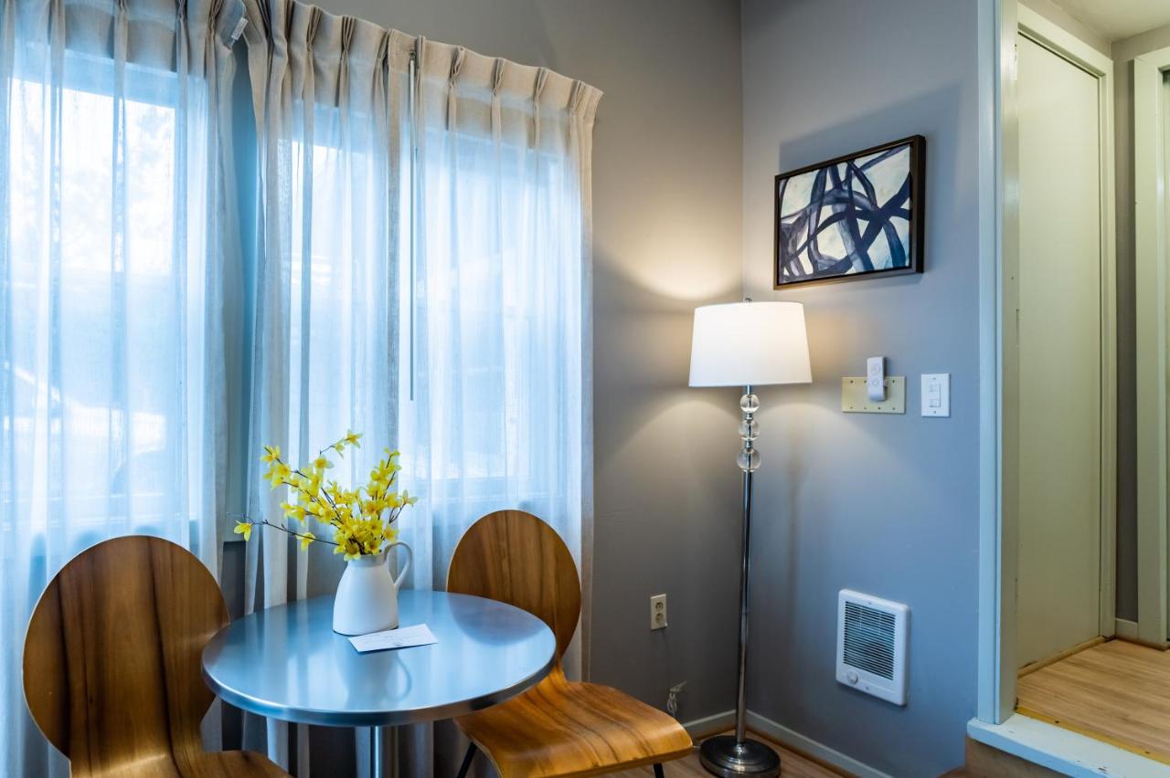 Queen Room with Kitchen at Inn at Haystack Rock