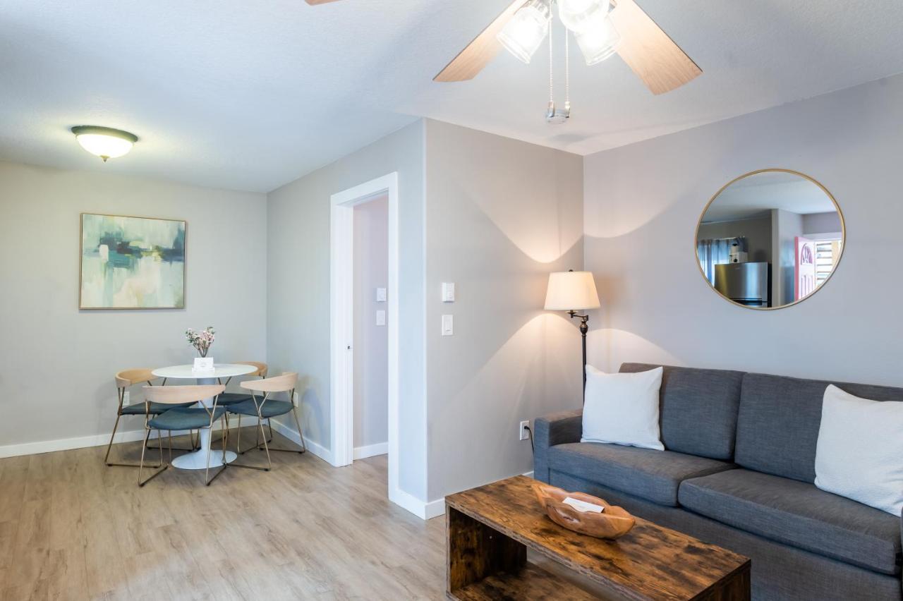 One Bedroom Suite with Spa at Inn at Haystack Rock