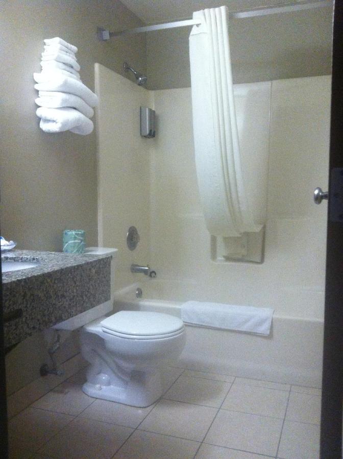 | Super 8 by Wyndham Bridgeview/Chicago Area