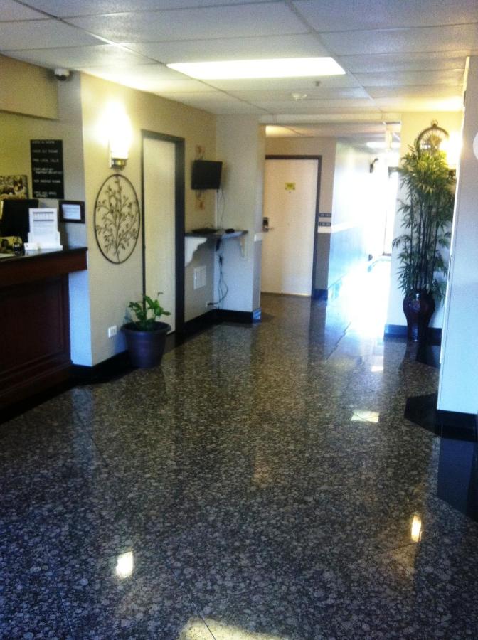 | Super 8 by Wyndham Bridgeview/Chicago Area