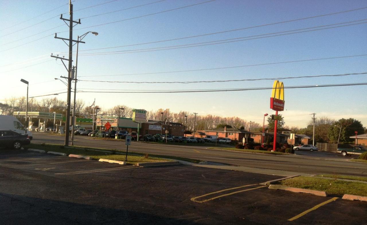 | Super 8 by Wyndham Bridgeview/Chicago Area