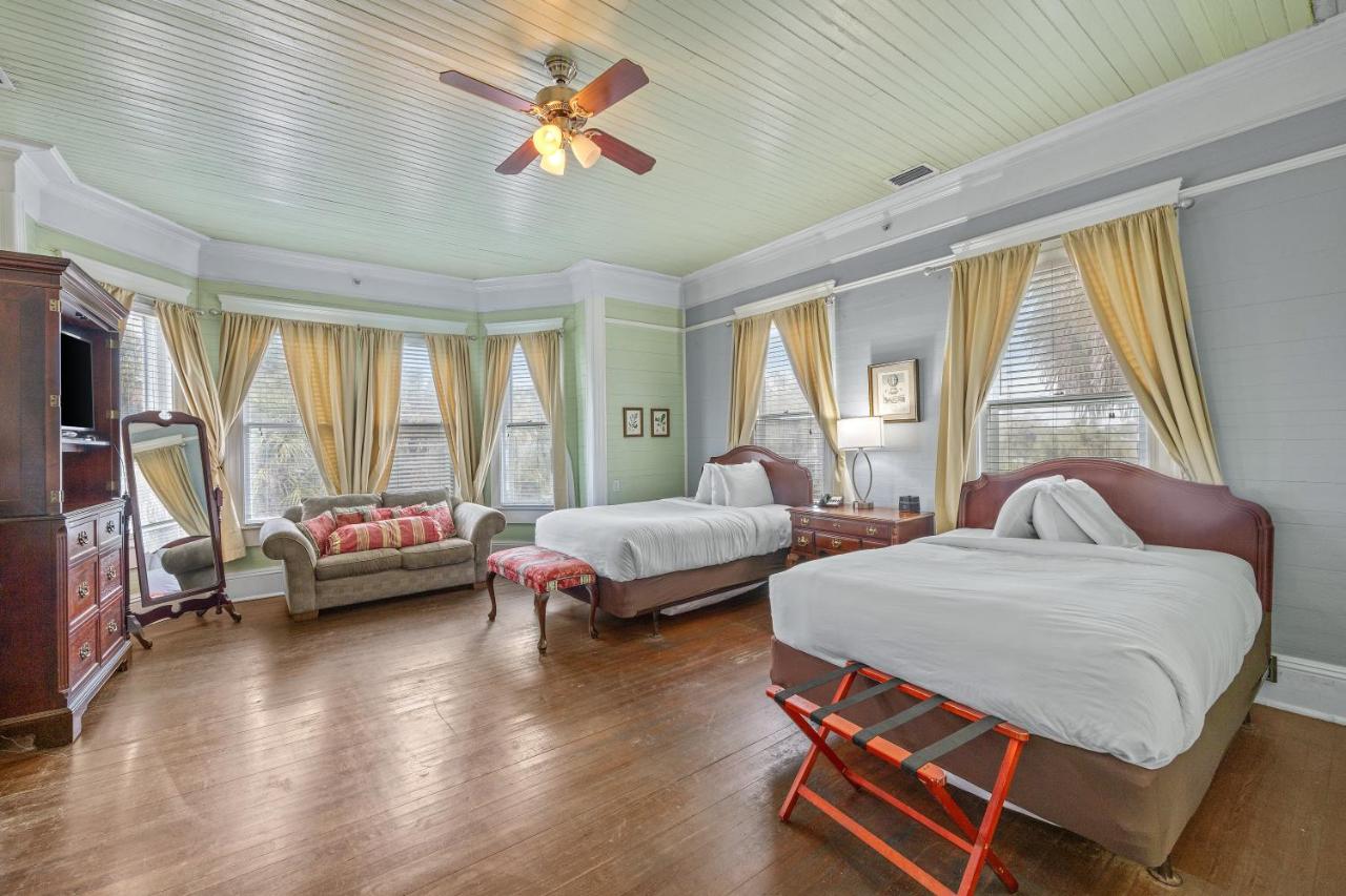 | Coombs Inn & Suites, Ascend Hotel Collection