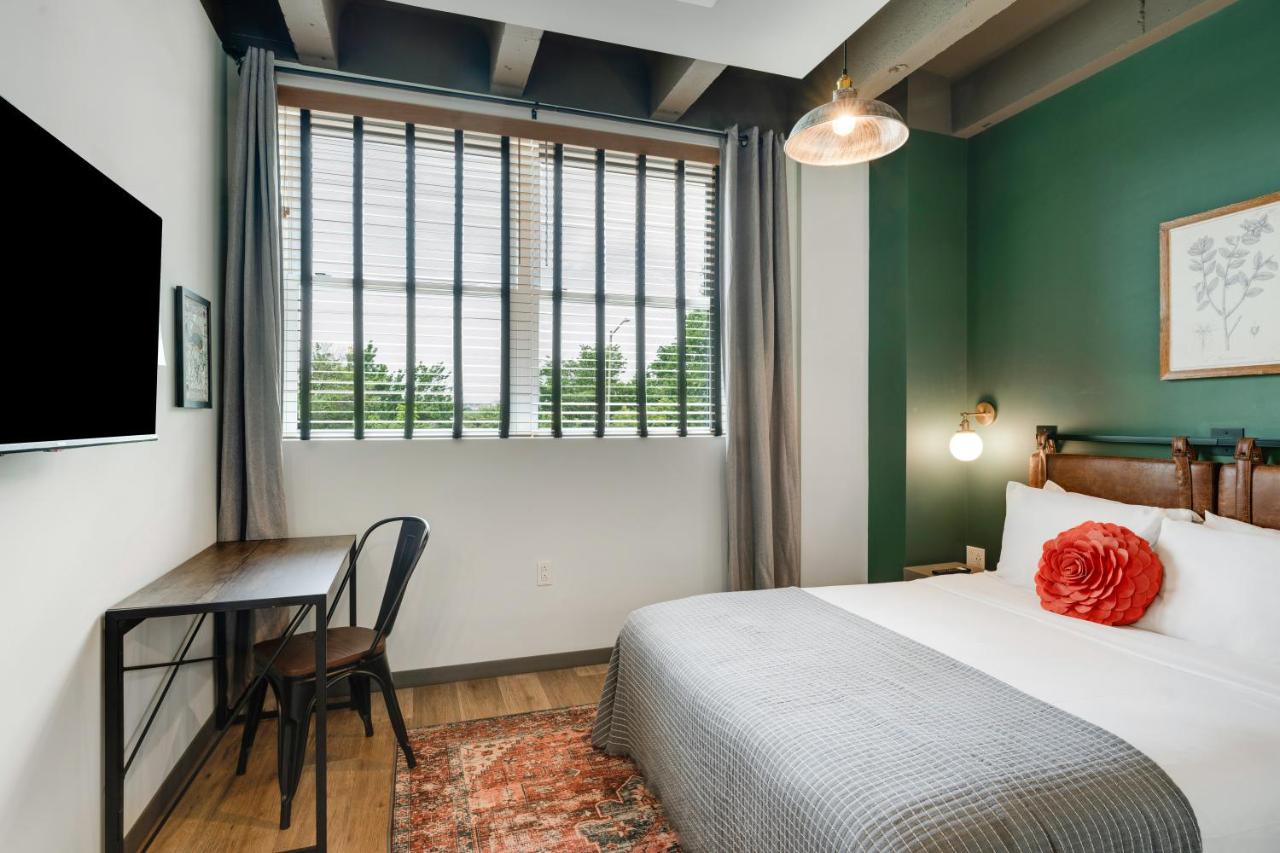 Standard Queen Room at Hotel Nell - Union Market
