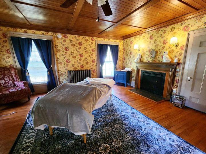 | Arlington Inn & Spa