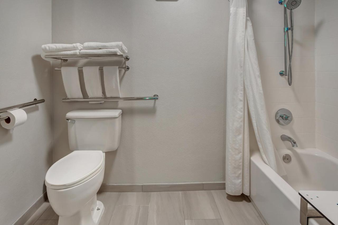 | Holiday Inn Express Portland East - Troutdale, an IHG Hotel