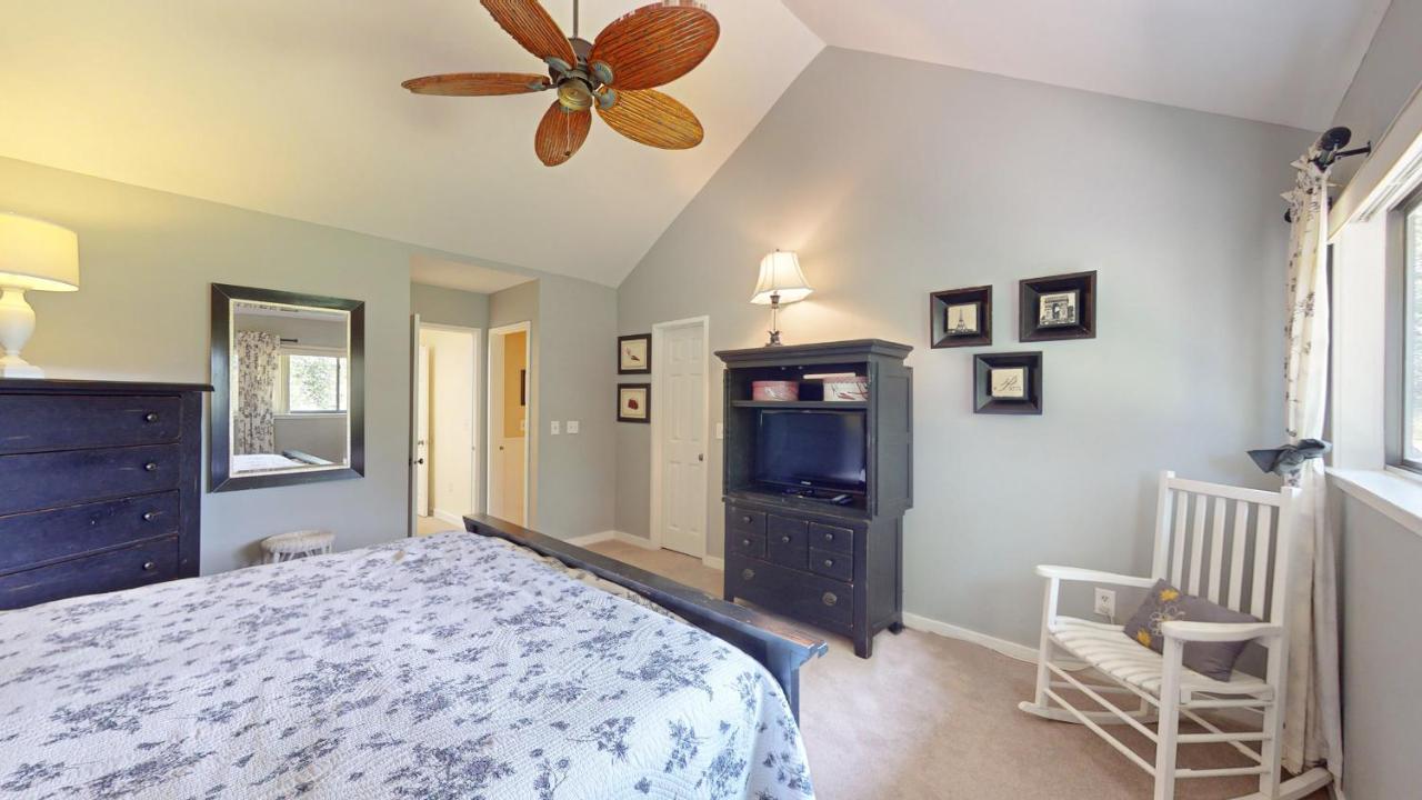 | 943 Inverness Village