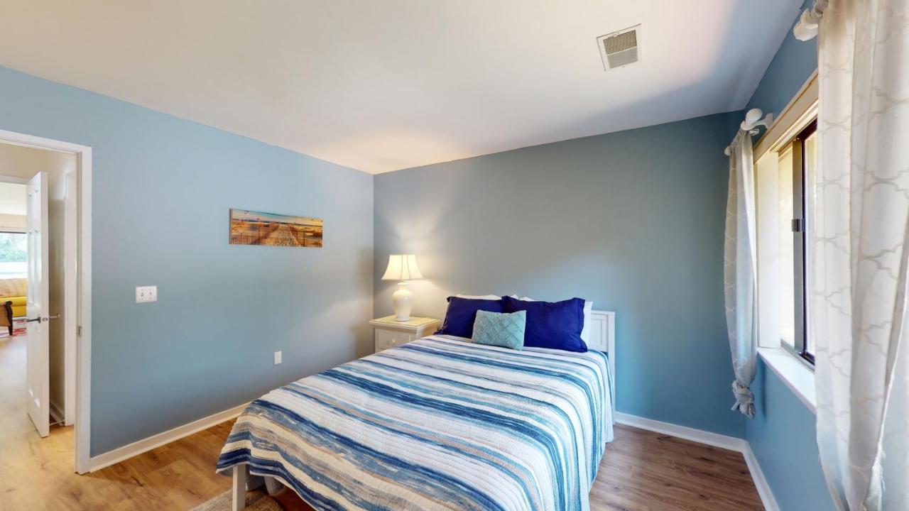 | 943 Inverness Village