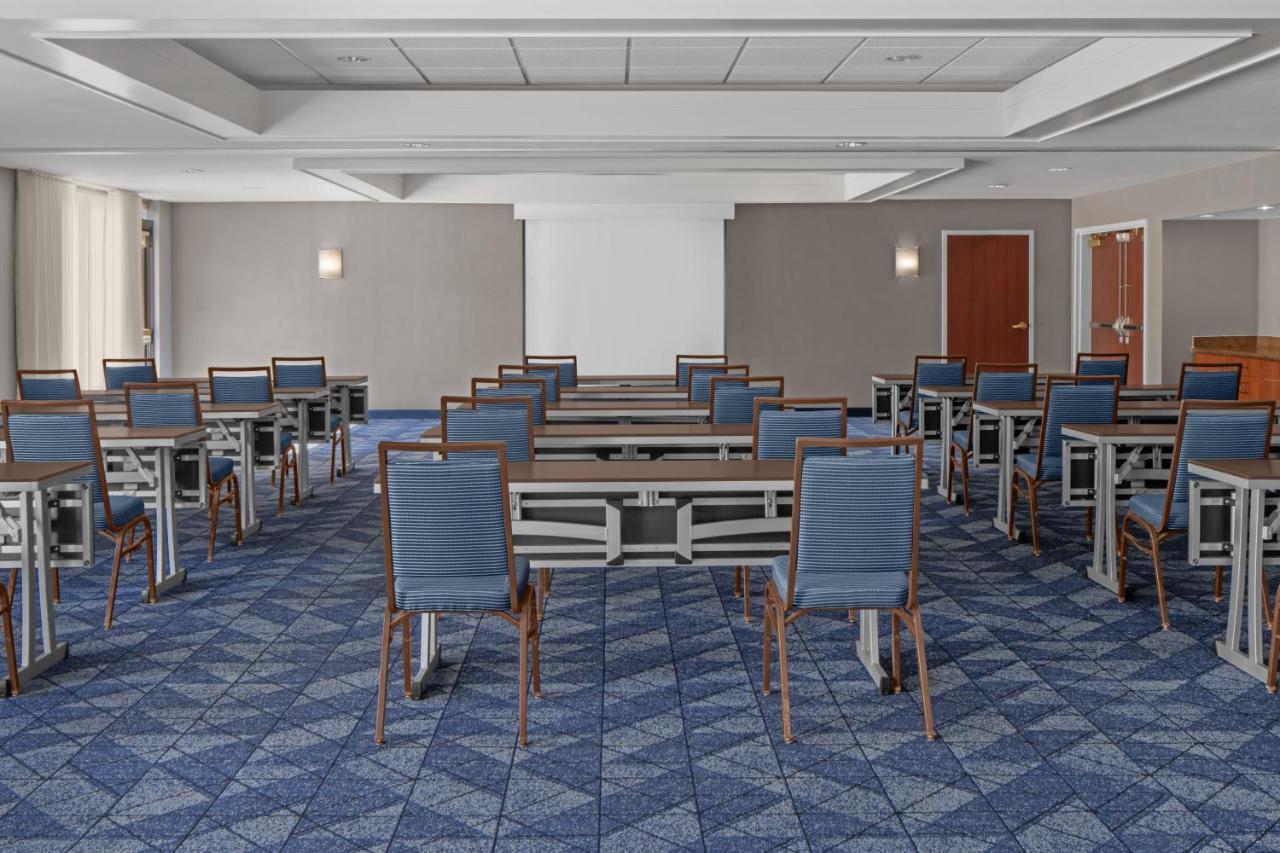 | Courtyard by Marriott San Diego Central