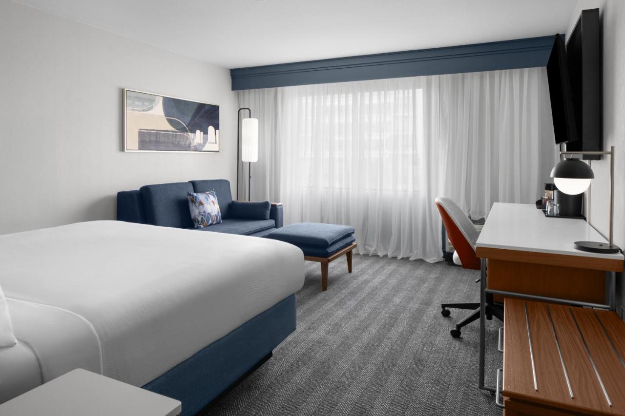 | Courtyard by Marriott San Diego Central