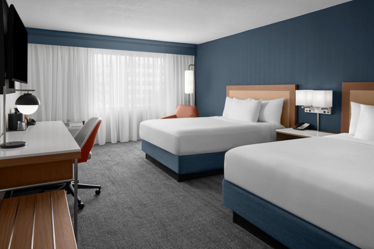 | Courtyard by Marriott San Diego Central