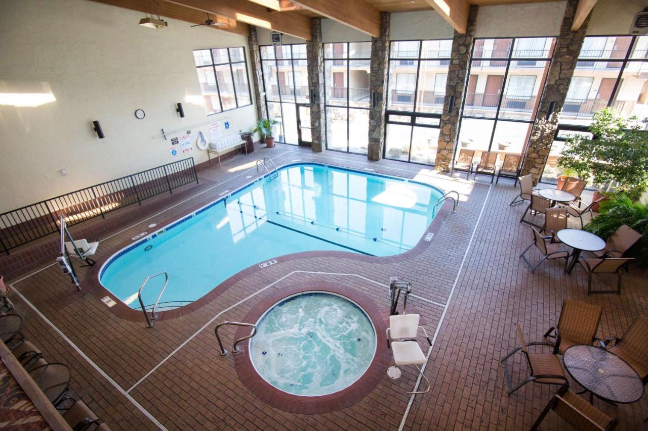 | Best Western Center Pointe Inn