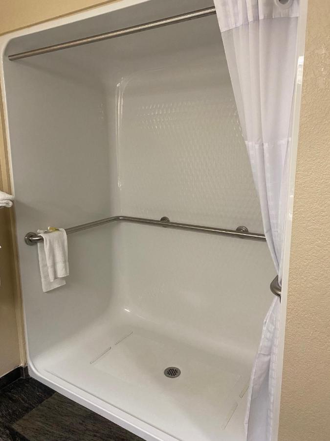  | Super 8 by Wyndham New Hampton