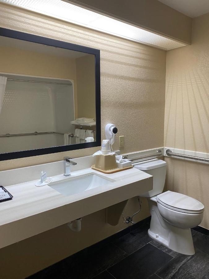  | Super 8 by Wyndham New Hampton