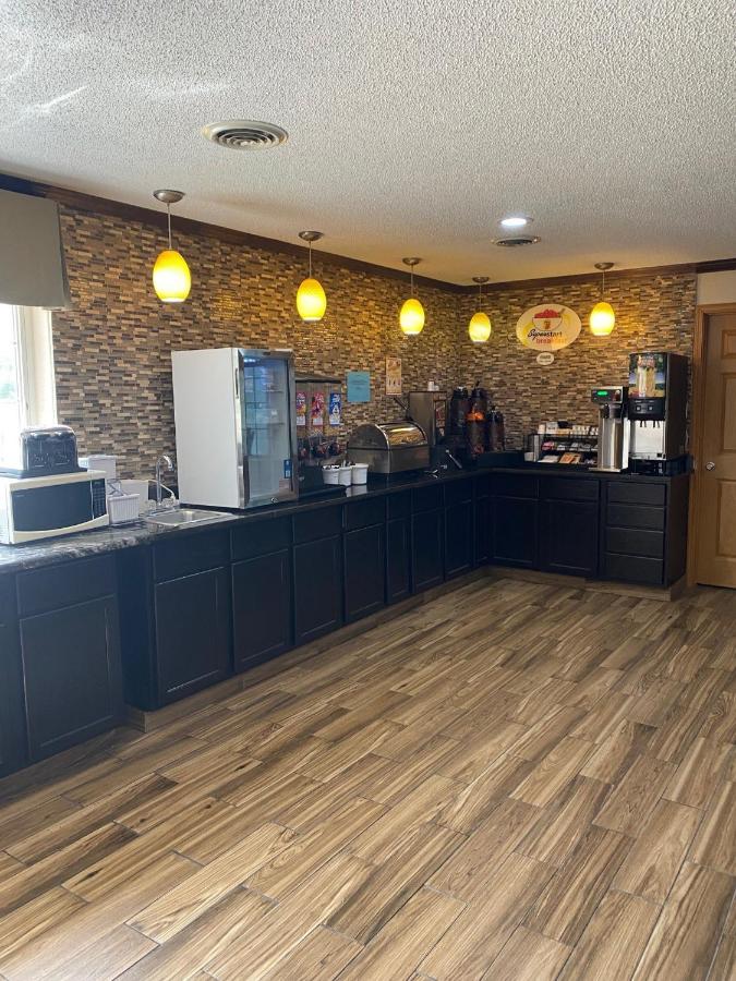  | Super 8 by Wyndham New Hampton