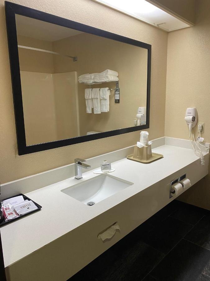 King Room - Non-Smoking at Super 8 by Wyndham New Hampton