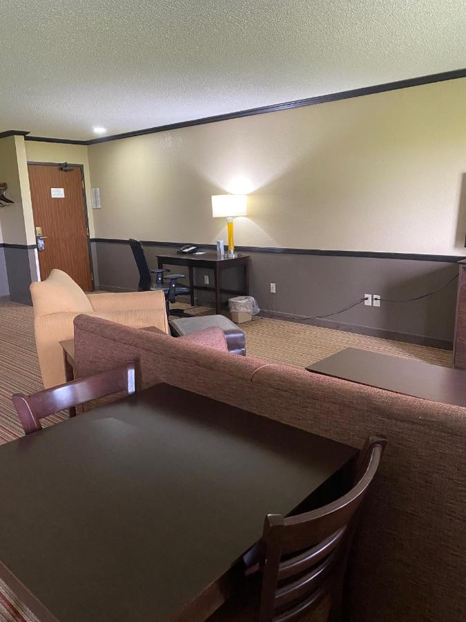 | Super 8 by Wyndham New Hampton